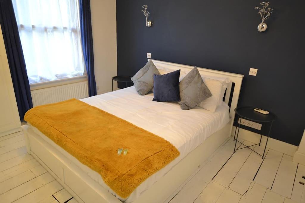 The Hive 4 Bed House Pool Table Air-Con Villa Maidstone Buitenkant foto