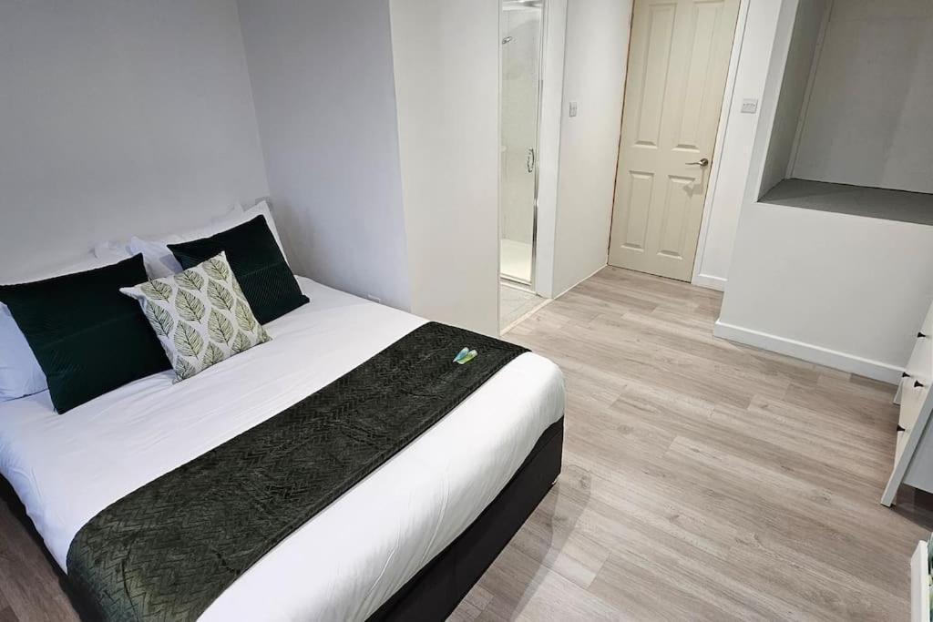 The Hive 4 Bed House Pool Table Air-Con Villa Maidstone Buitenkant foto