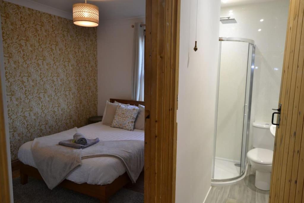 The Hive 4 Bed House Pool Table Air-Con Villa Maidstone Buitenkant foto