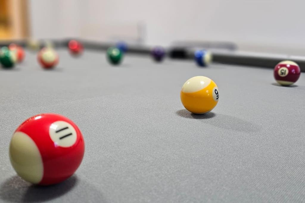 The Hive 4 Bed House Pool Table Air-Con Villa Maidstone Buitenkant foto